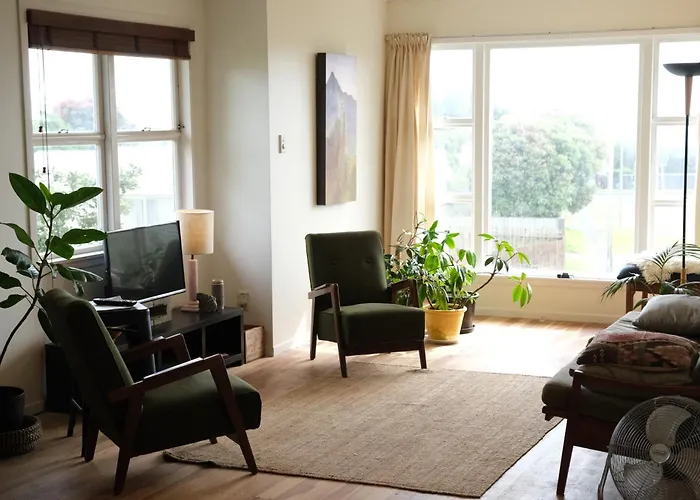 4 Bedroom Home With Sea Views